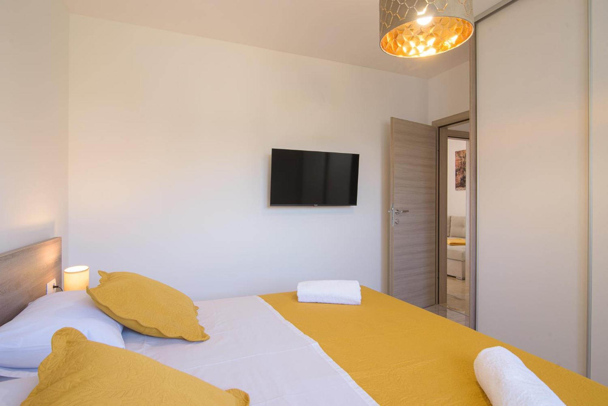 Villa Barbara & Zoran With Free Parking And Heated Swimming Pool Seget Vranjica Exterior foto