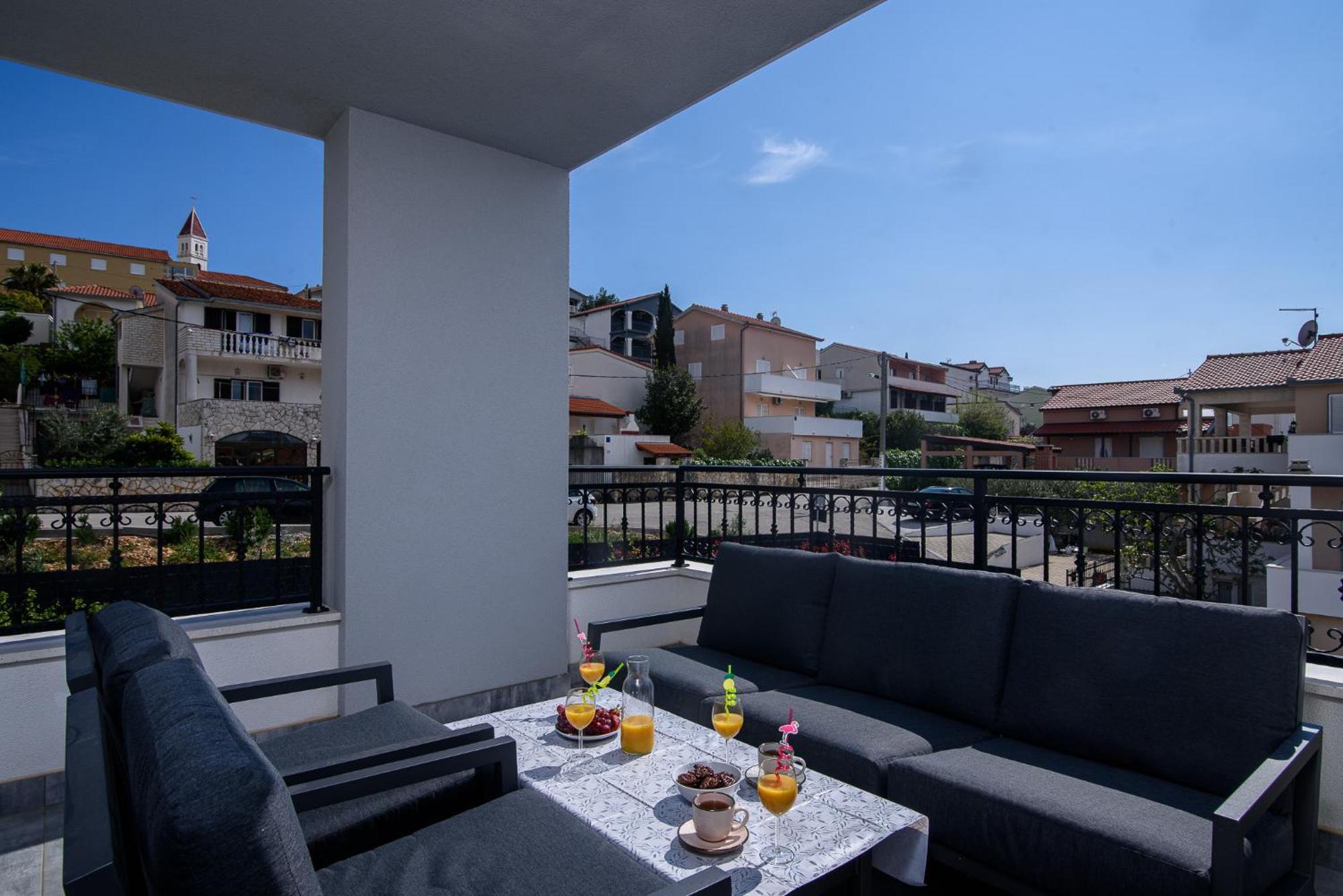 Villa Barbara & Zoran With Free Parking And Heated Swimming Pool Seget Vranjica Exterior foto