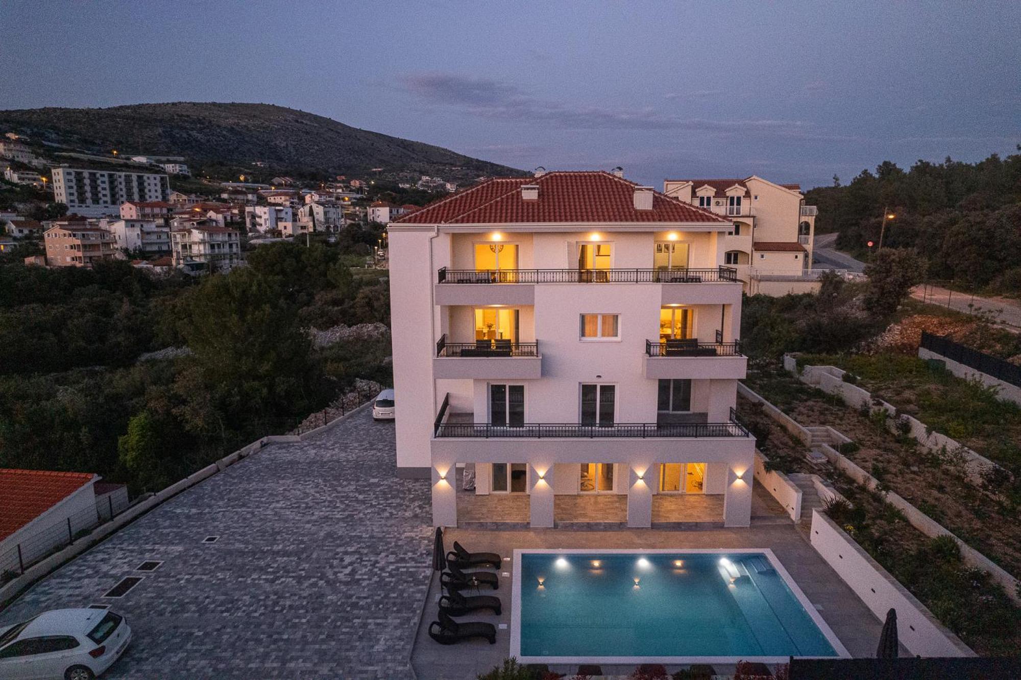 Villa Barbara & Zoran With Free Parking And Heated Swimming Pool Seget Vranjica Exterior foto