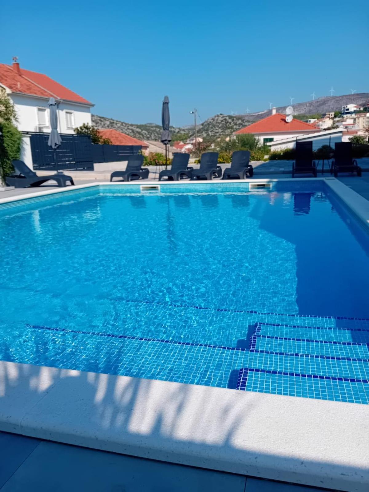 Villa Barbara & Zoran With Free Parking And Heated Swimming Pool Seget Vranjica Exterior foto
